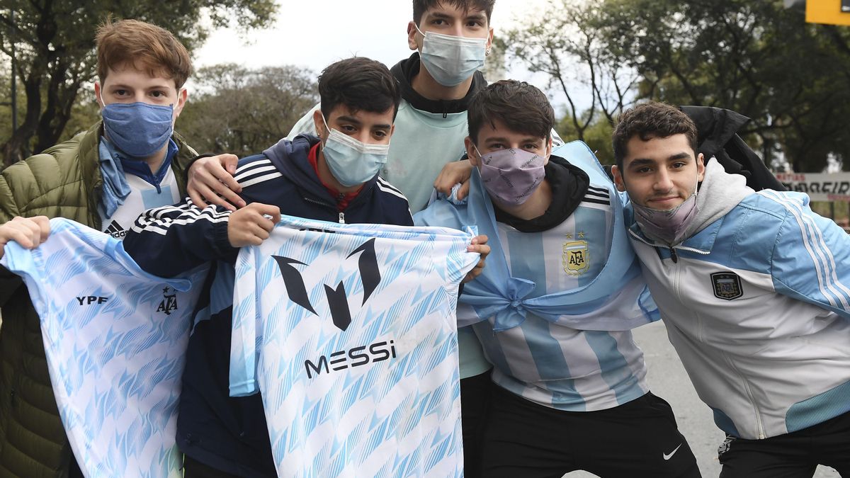 Alegría por ver a la Selección y a Messi en la vuelta del público a los estadios