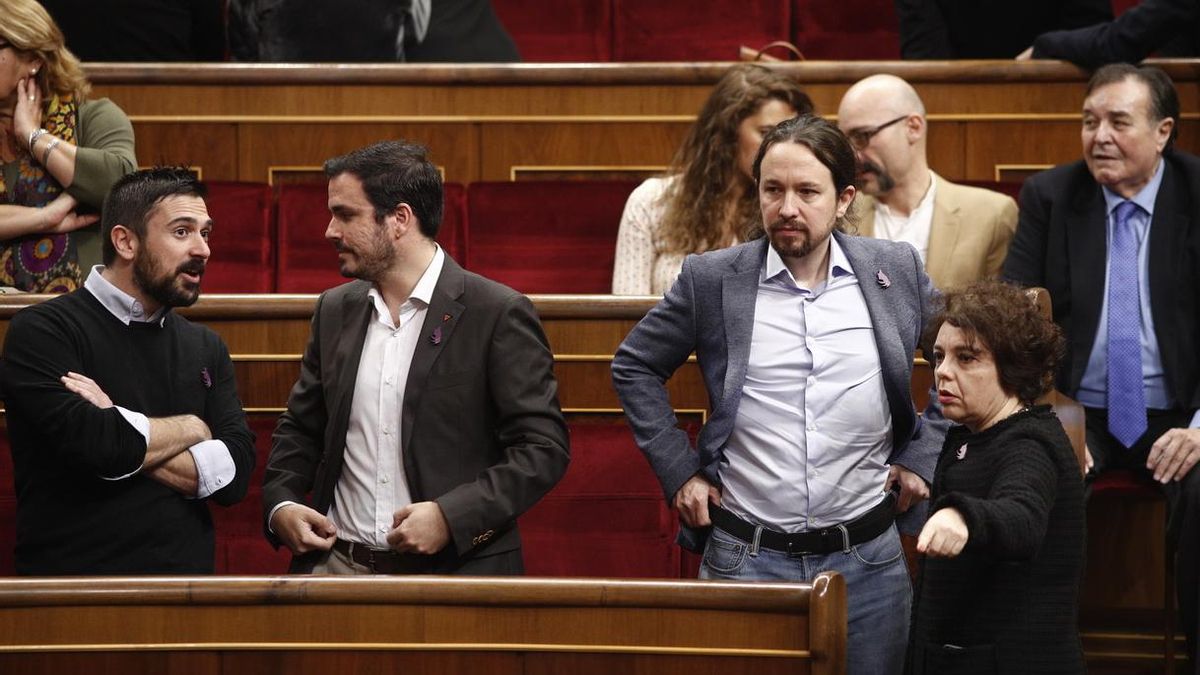 Los parlamentarios de Unidos Podemos rechazan aplaudir al Rey Juan Carlos en el hemiciclo del Congreso