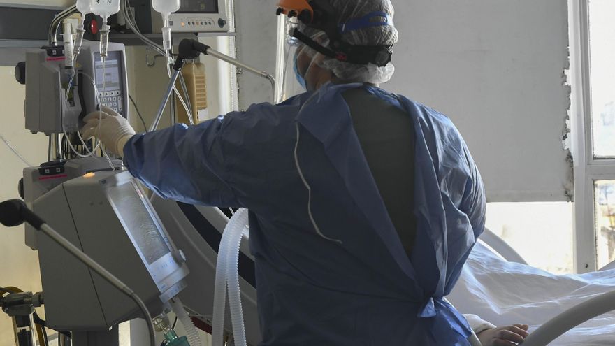 De récord en récord: 22.039 personas fueron diagnosticadas con coronavirus en el país