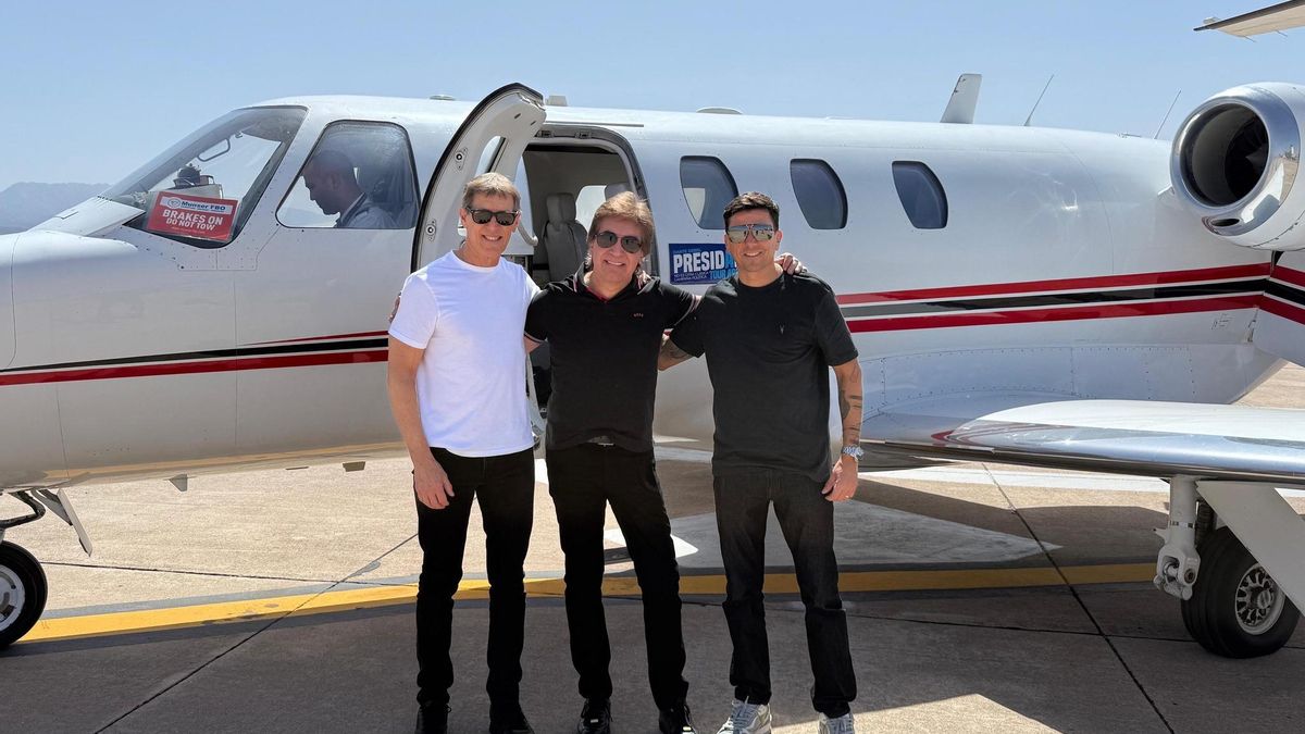 Dante Gebel, en el centro, junto a Daniel Darling (de blanco) y Juan Pablo Brey.
