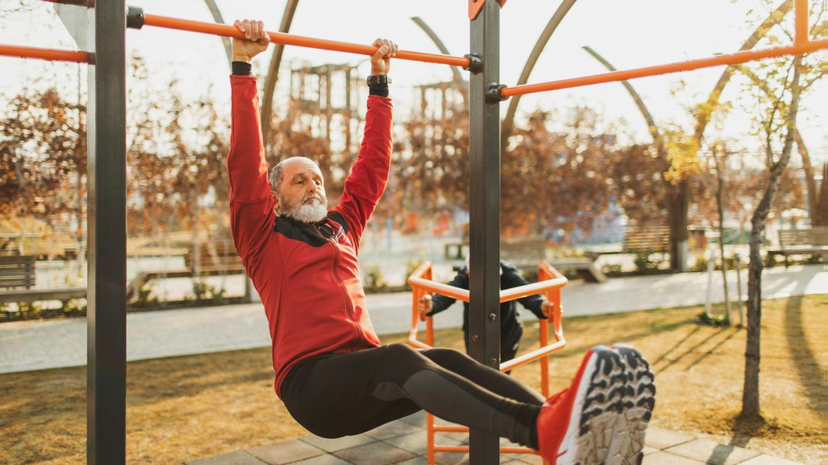 Los movimientos perfectos para mantenerse en forma: 17 entrenadores explican su ejercicio más recomendado