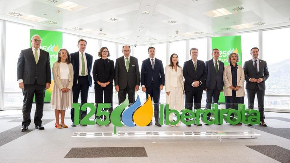 Acto con las autoridades, en la torre Iberdrola