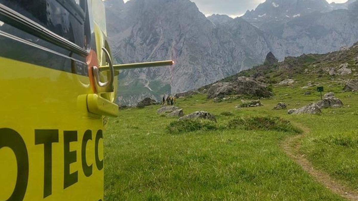 Un montañero es rescatado en helicóptero tras sufrir una caída mientras realizaba una ruta en Picos de Europa