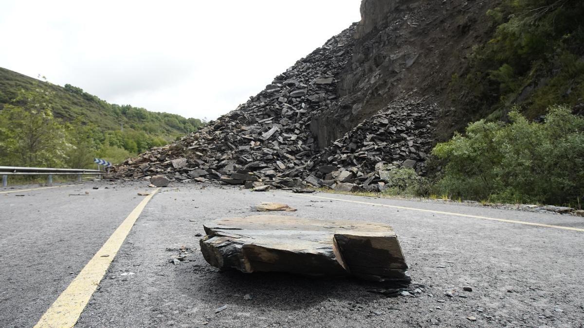 Asi fue el desprendimiento de rocas y tierra en la carretera CL-631 el 4 de enero.