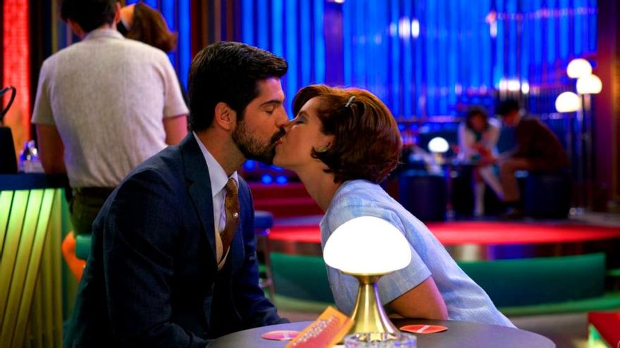 'Silencio, se rueda y ¡cuidado!' La toma falsa de Miguel Ángel Muñoz con el champán en 'Amar es para siempre'