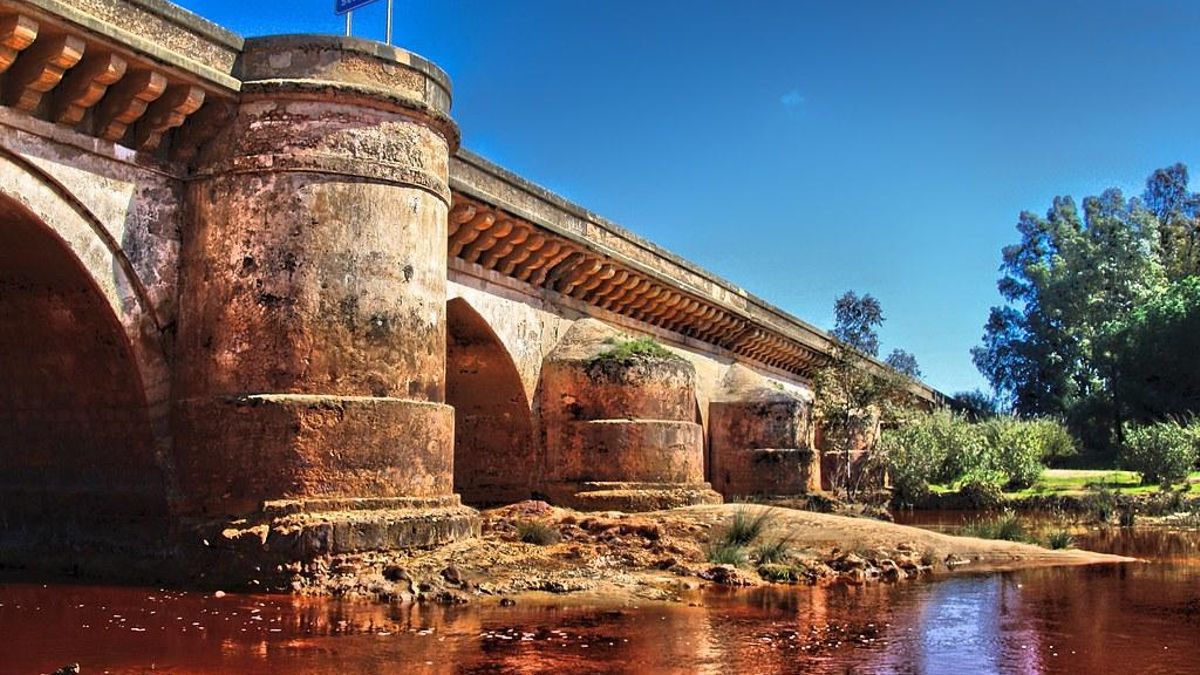 Rodeado por el río Tinto e imponentes murallas: el publo onubense declarado Bien de Interés Cultural