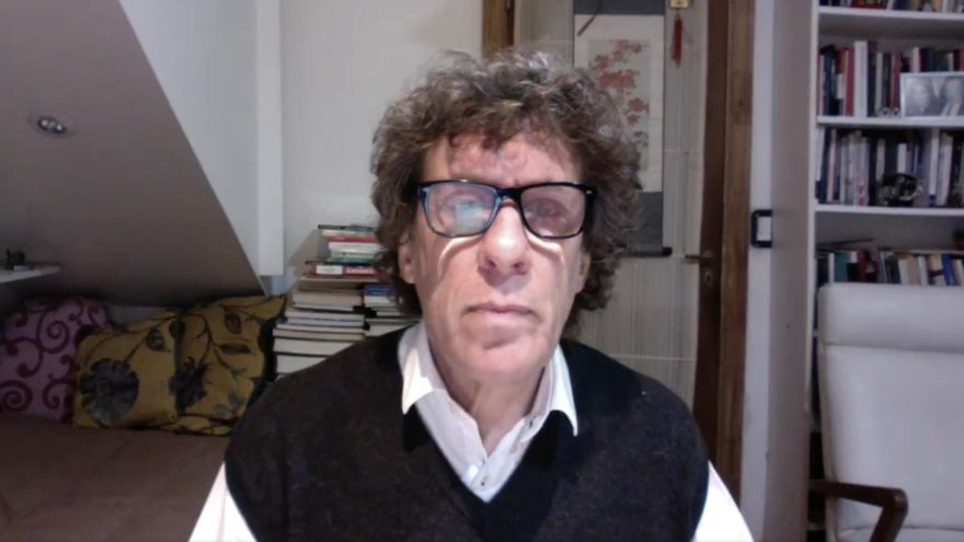 El periodista Pedro Brieger pidió perdón por lo que consideró "actitudes inapropiadas" y dijo que es "otra persona"