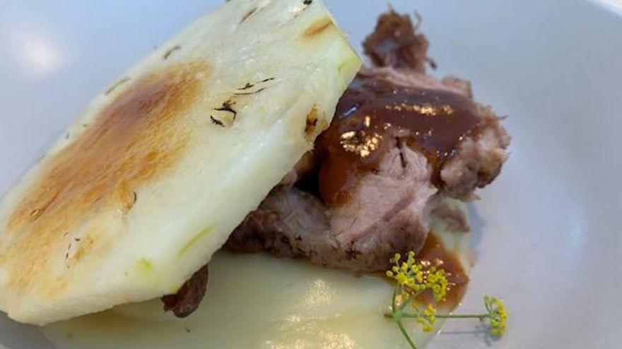 Bondiola de cochino negro.