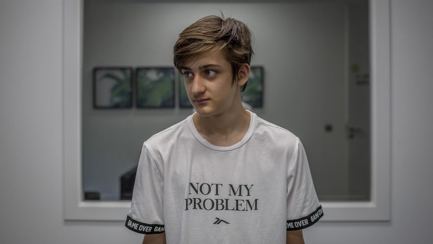 Emilio Criado, 14 años, acudió al psicólogo por primera vez por una adicción a las nuevas tecnologías desarrollada durante el confinamiento. | Santi Donaire