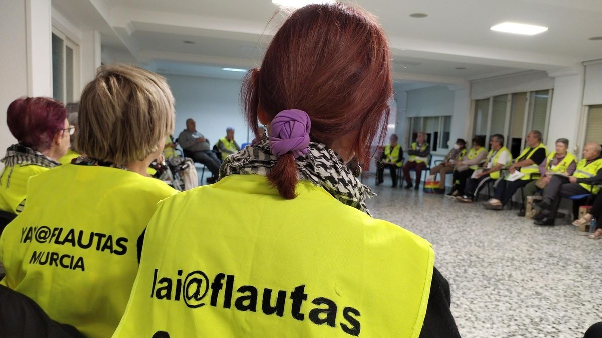 Los irreductibles chalecos se reoxigenan en El Campello