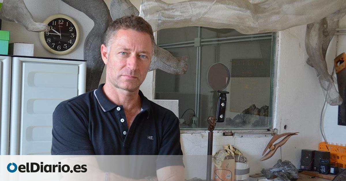 El autor del Tritón se esculpe