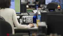 Funcionarios trabajando (EUROPA PRESS)