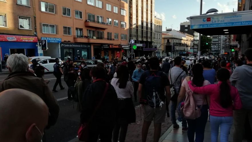 Lucha por la sanidad pública en Tetuán: concentración vecinal, organización de médicos y pacientes y cierre del Centro de Salud Villaamil por desperfectos