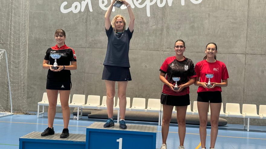 María Vintila y Víctor García, campeones de Canarias de tenis de mesa