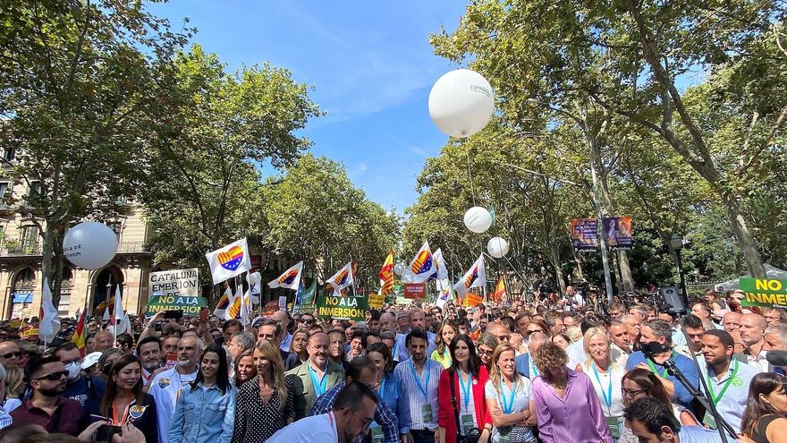 La manifestación de Barcelona contra la inmersión en catalán critica a Gobierno y Generalitat