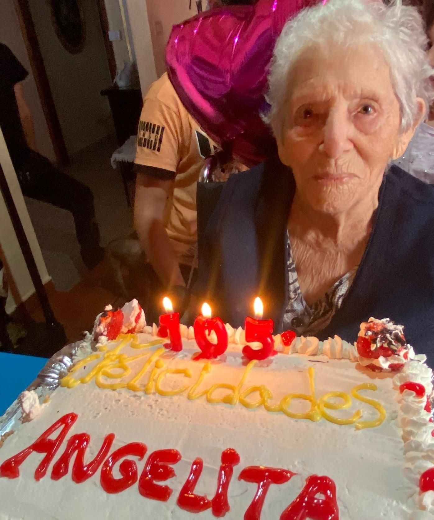 Doña Angelita Sánchez Botín en su 105 cumpleaños.