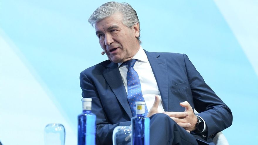 Naturgy dispara su beneficio por encima de los 2.000 millones pero frena la inversión