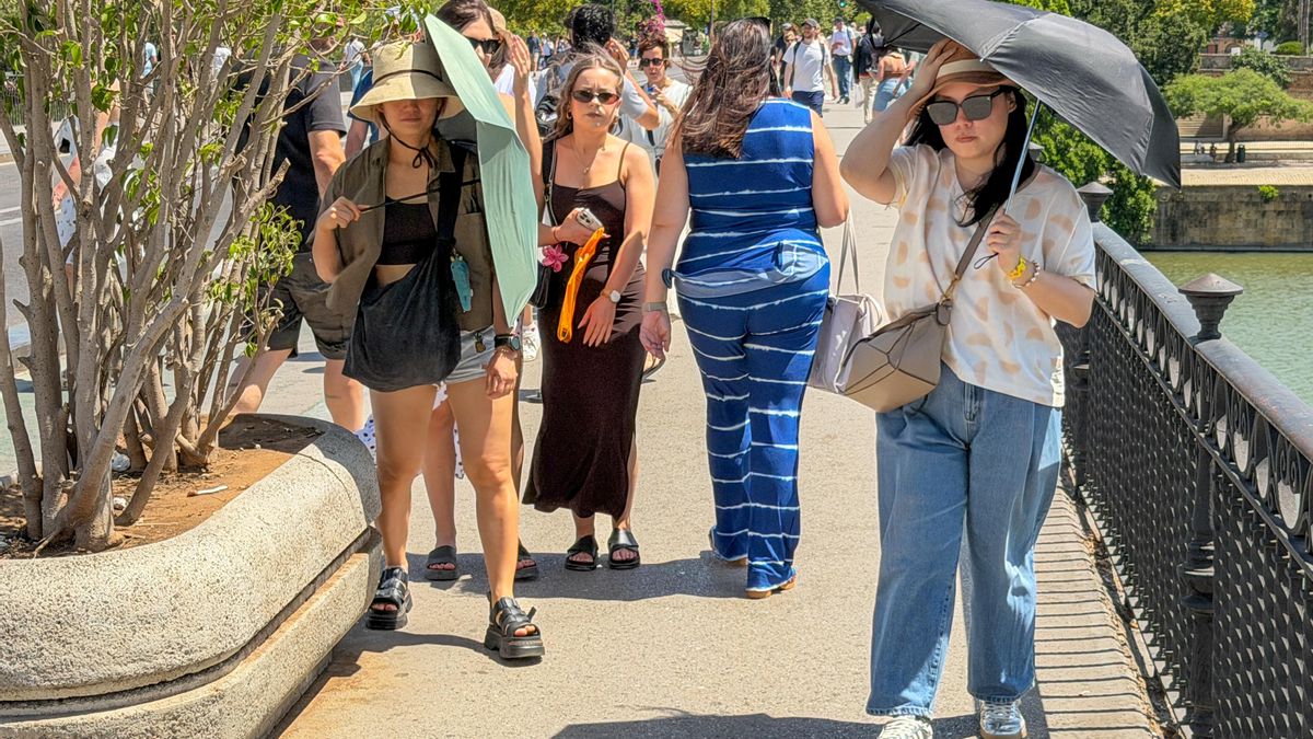 España encara la primera ola de calor de la temporada: 40 grados y noches tropicales