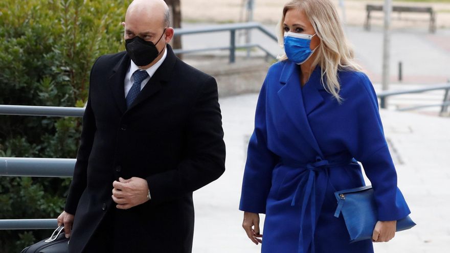 La expresidenta madrileña Cristina Cifuentes llega para asistir a una nueva sesión del juicio por el caso Máster en la Audiencia Provincial de Madrid. EFE/ J.J. Guillén