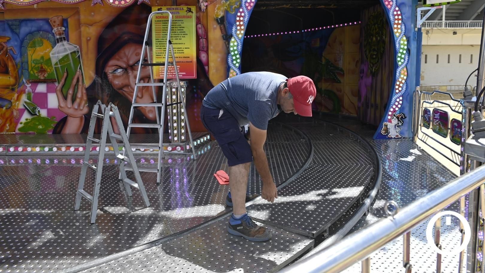 Montaje de la feria de Córdoba
