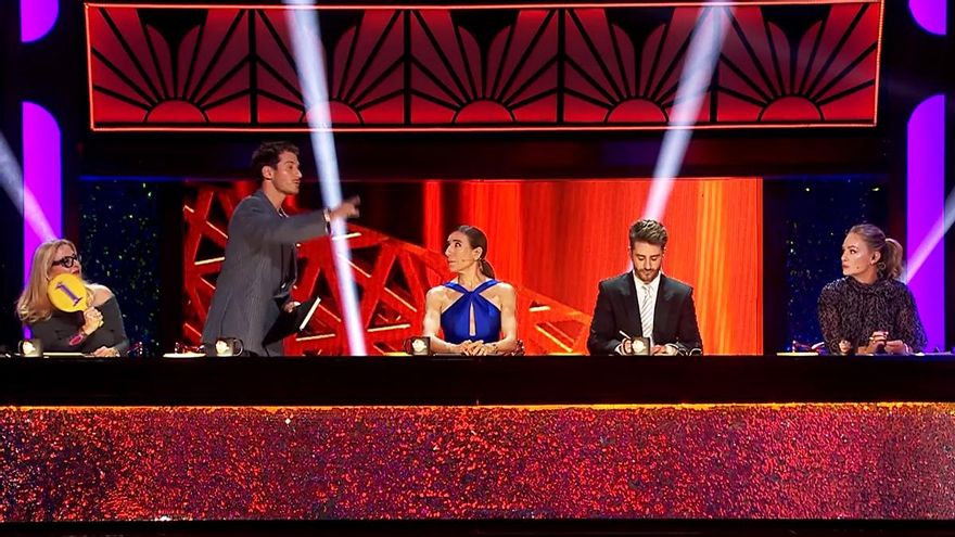 La última eliminación de 'Bailando con las estrellas' provocó un cisma entre los jueces: "Cállate y después hablas"