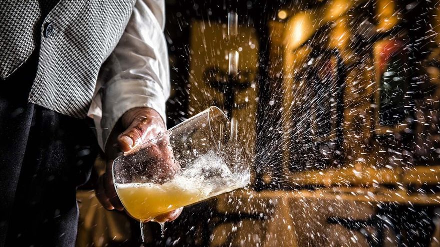 Sidra natural, naturalmente escanciada.