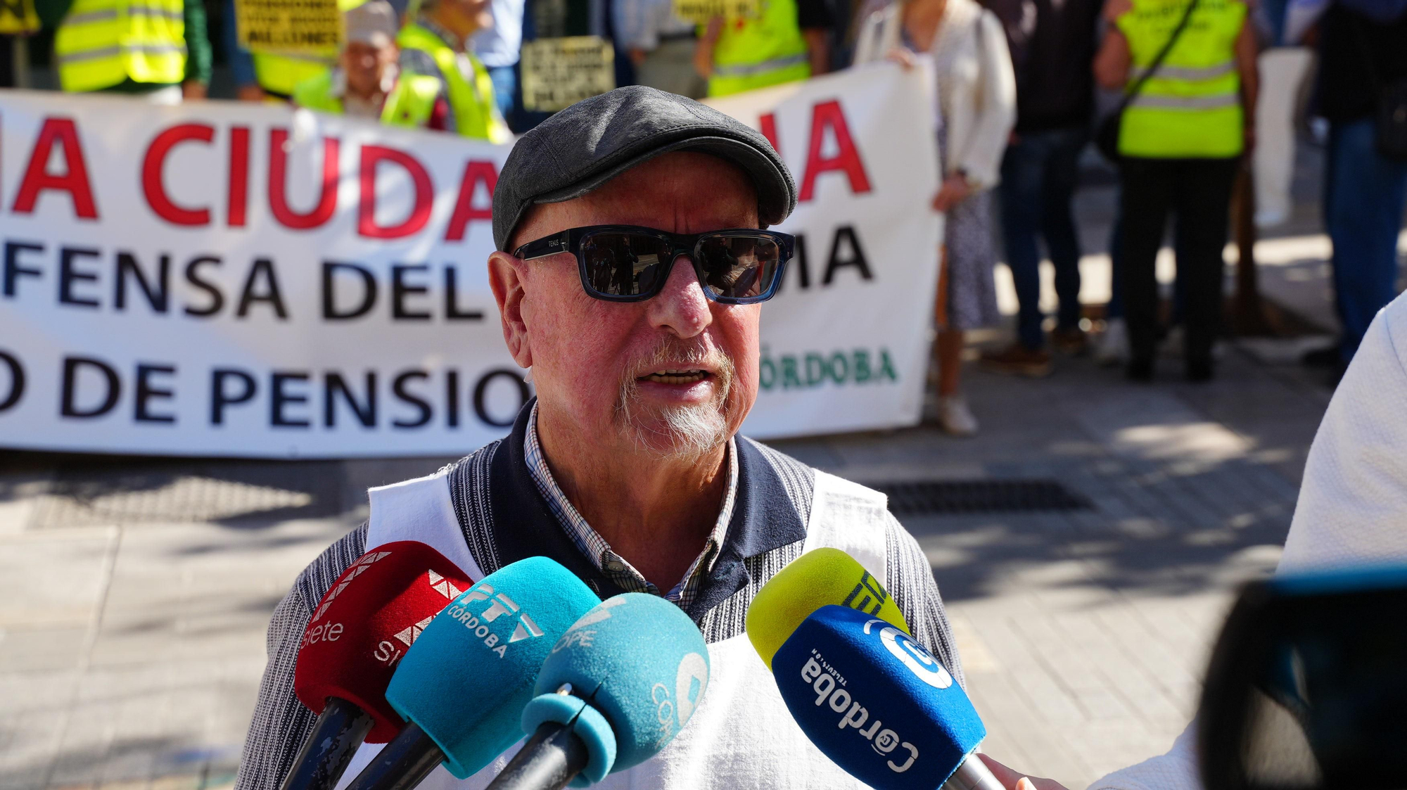 La Plataforma Ciudadana de Córdoba por las Pensiones se concentra frente al Ayuntamiento