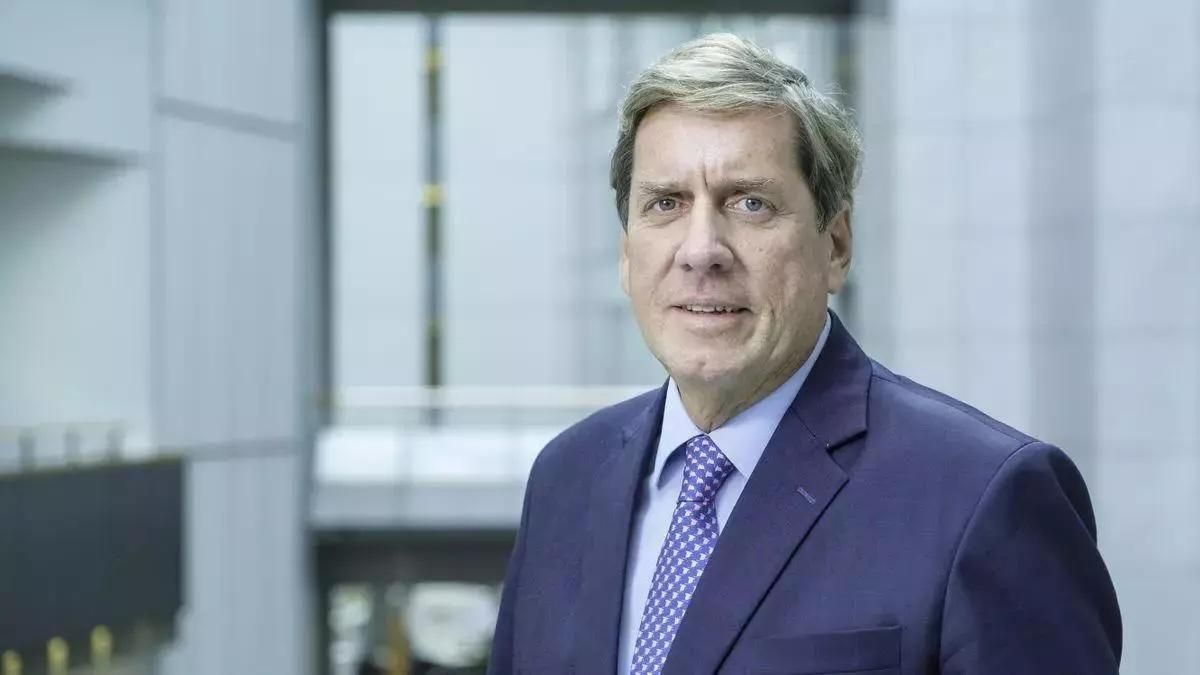 Gabriel Mato defiende en la UE que la descarbonización del transporte aéreo y marítimo no puede “encarecer aún más” la insularidad