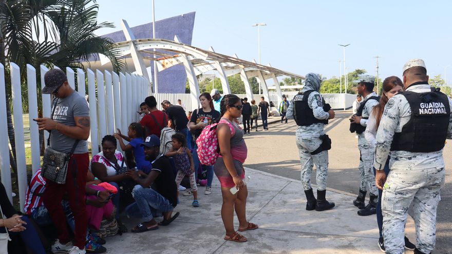 Flujo de migrantes crece 40 % en la frontera sur de México rumbo a fin de año