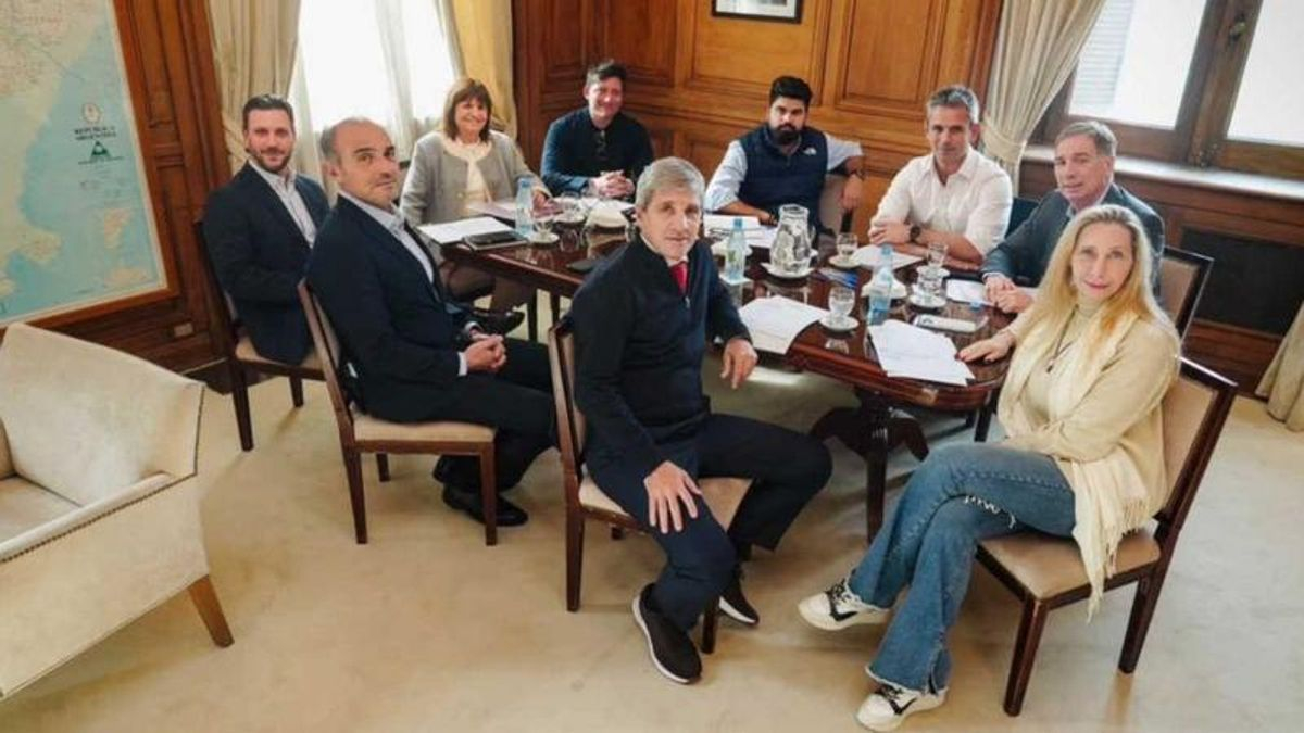 La mesa política vuelve a reunirse con la mira en la reforma electoral y la mega sesión en Diputados