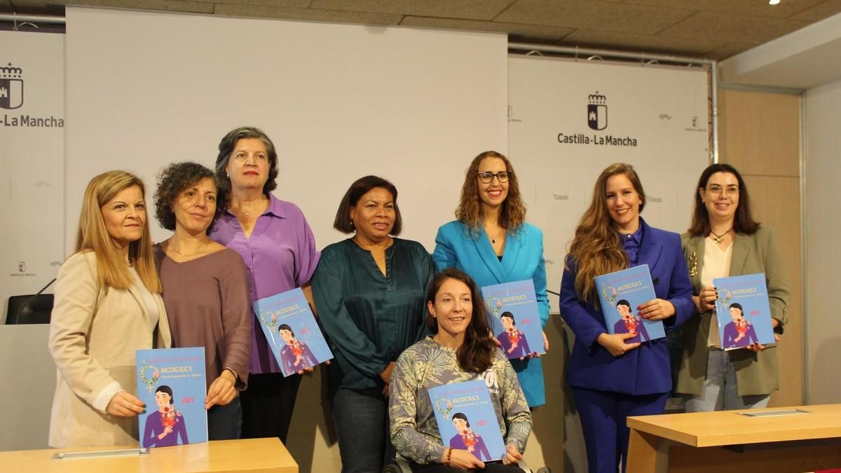 Mujeres referentes castellanomanchegas en un nuevo calendario para promover la igualdad y romper estereotipos