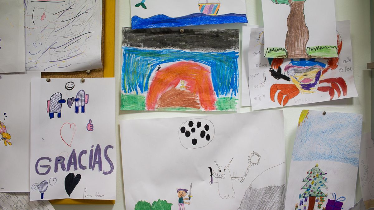 Dibujos en la consulta de la psiquiatra Mar Domato