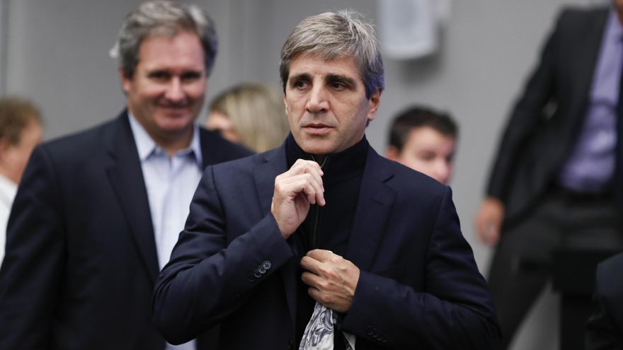 Empresarios privados piden medidas urgentes para normalizar el flujo de dólares en Bolivia