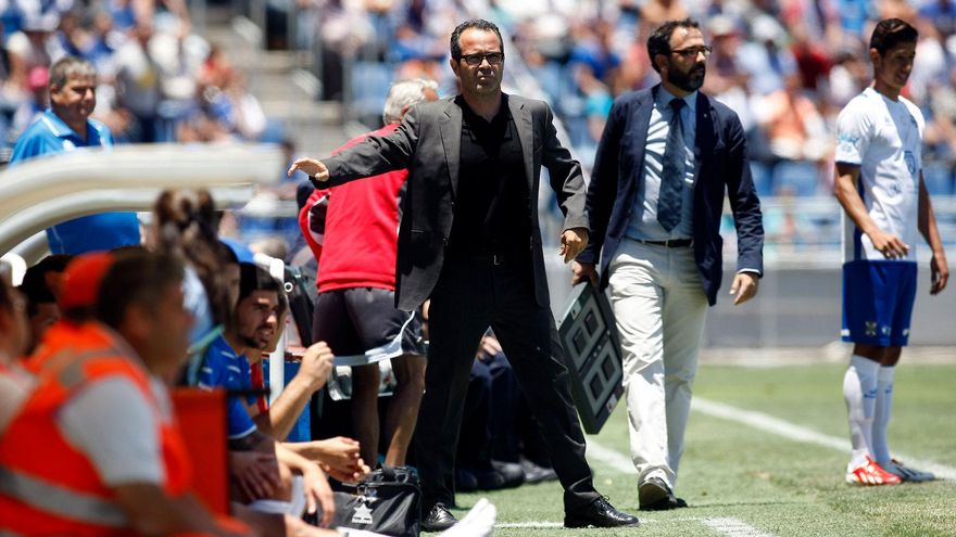 Cervera iguala con Oltra como técnico que más veces dirigió al CD Tenerife