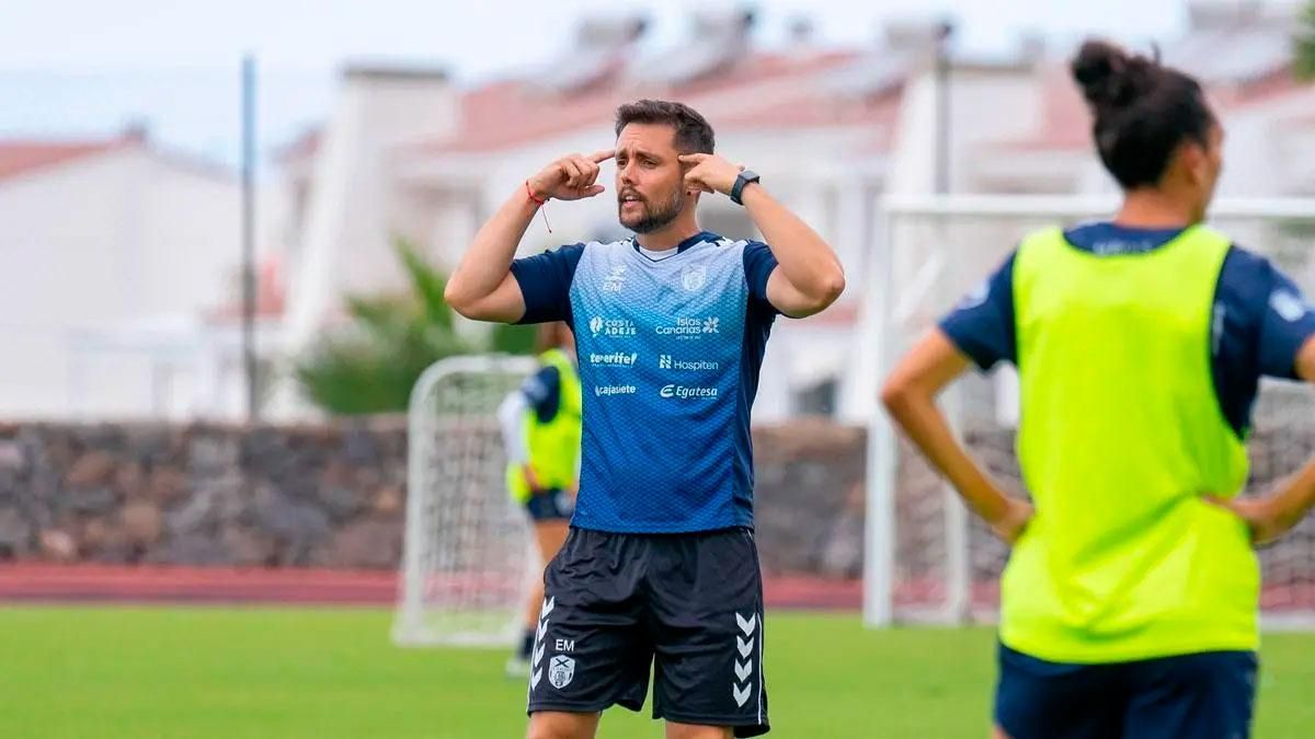 Eder Maestre y su segundo rescinden como técnicos del Costa Adeje Tenerife