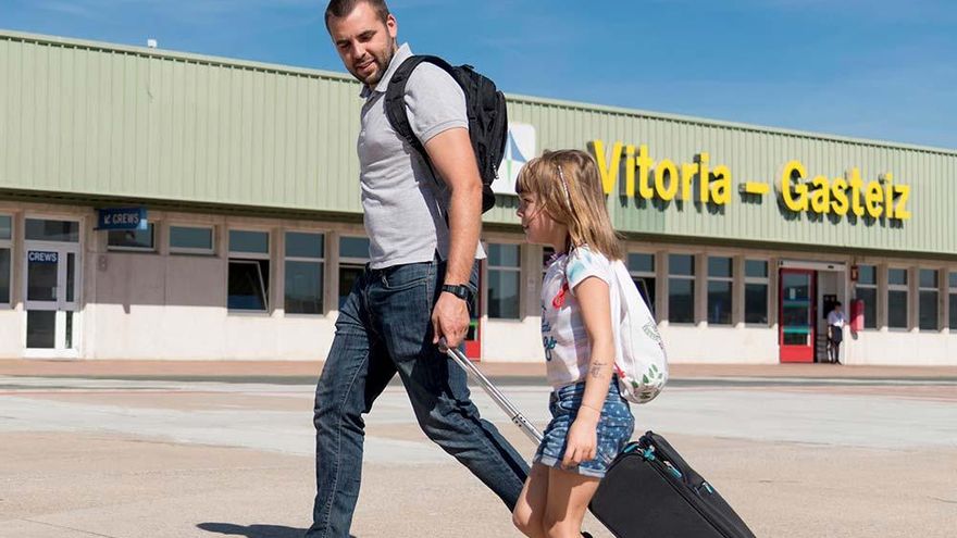 Los Gobiernos central y vasco cierran el "órgano bilateral" para que Euskadi entre en la "gestión" de los aeropuertos