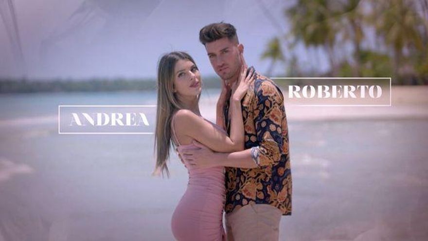 Andrea y Roberto posan antes de entrar en 'La última tentación'