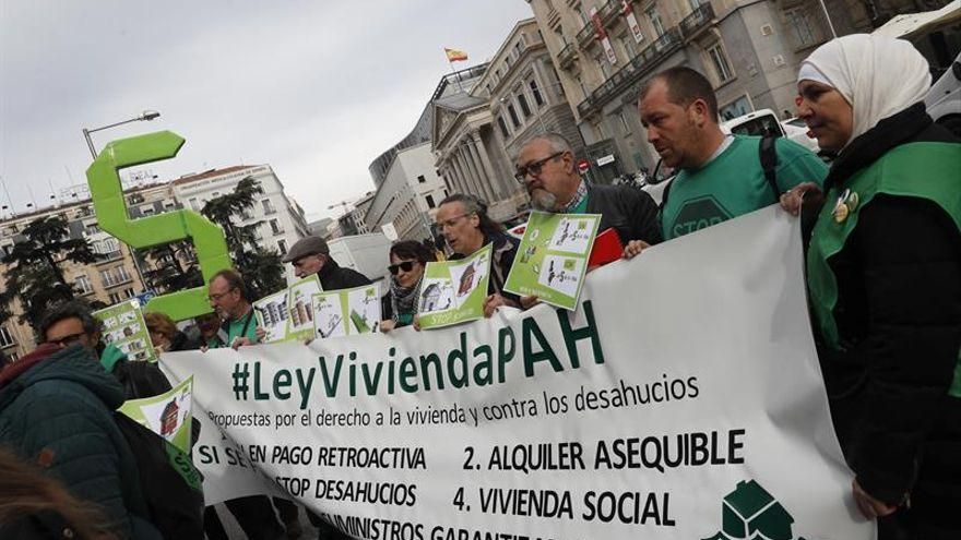 Un fondo buitre logra desahuciar a una malagueña en situación de vulnerabilidad y a sus hijos menores