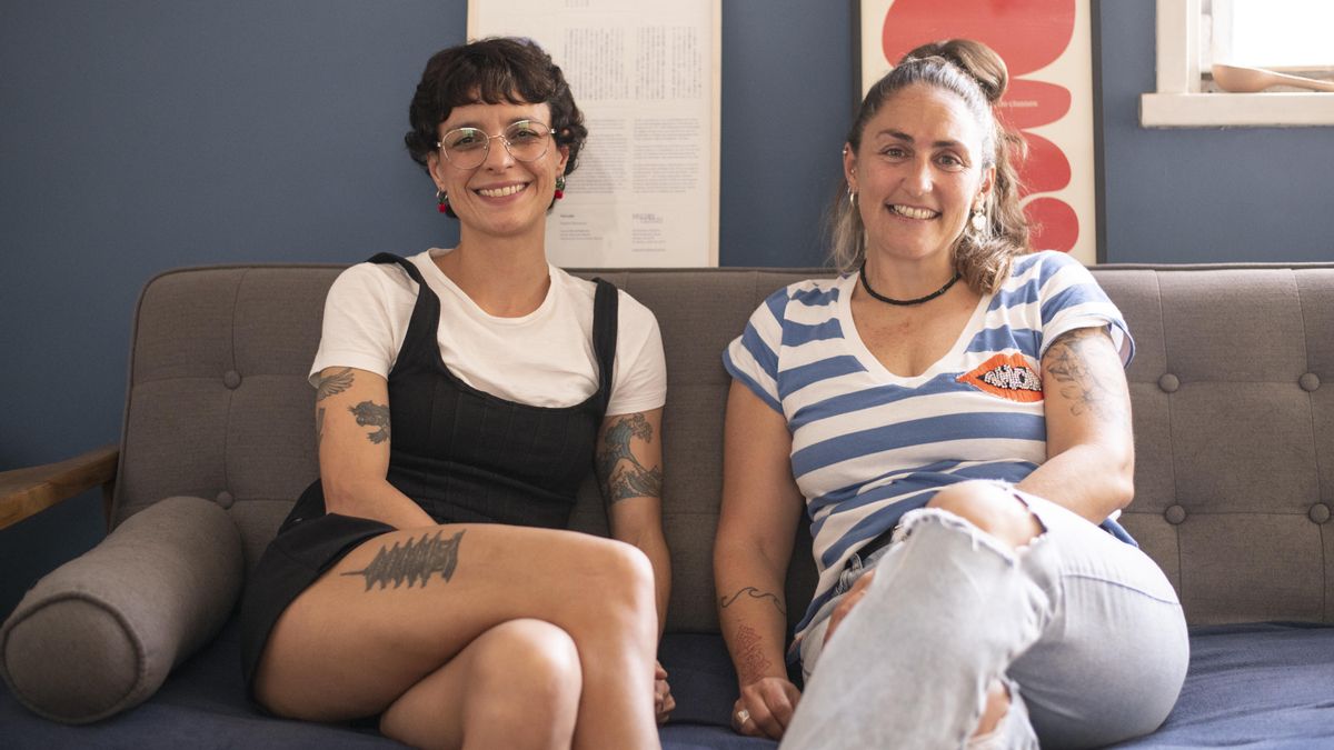 El descenso de los nacimientos adolescentes y el aumento de la edad promedio de las madres reflejan una transformación social impulsada por los feminismos y el acceso a derechos sexuales y reproductivos.