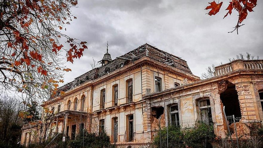 Los Amigos del Palacio de los Gosálvez vislumbran por fin su restauración tras más de 20 años de reivindicaciones