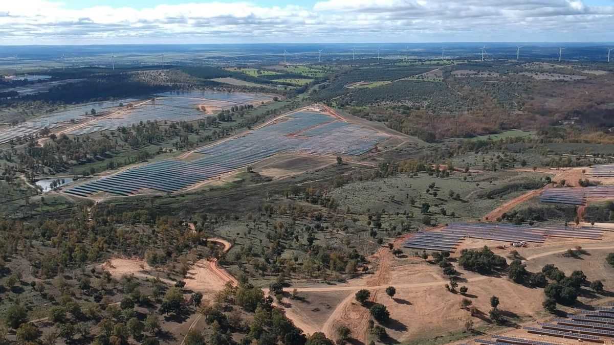 La Junta de Castilla y León defiende el nuevo impuesto a las plantas fotovoltaicas y niega que sea recaudatorio