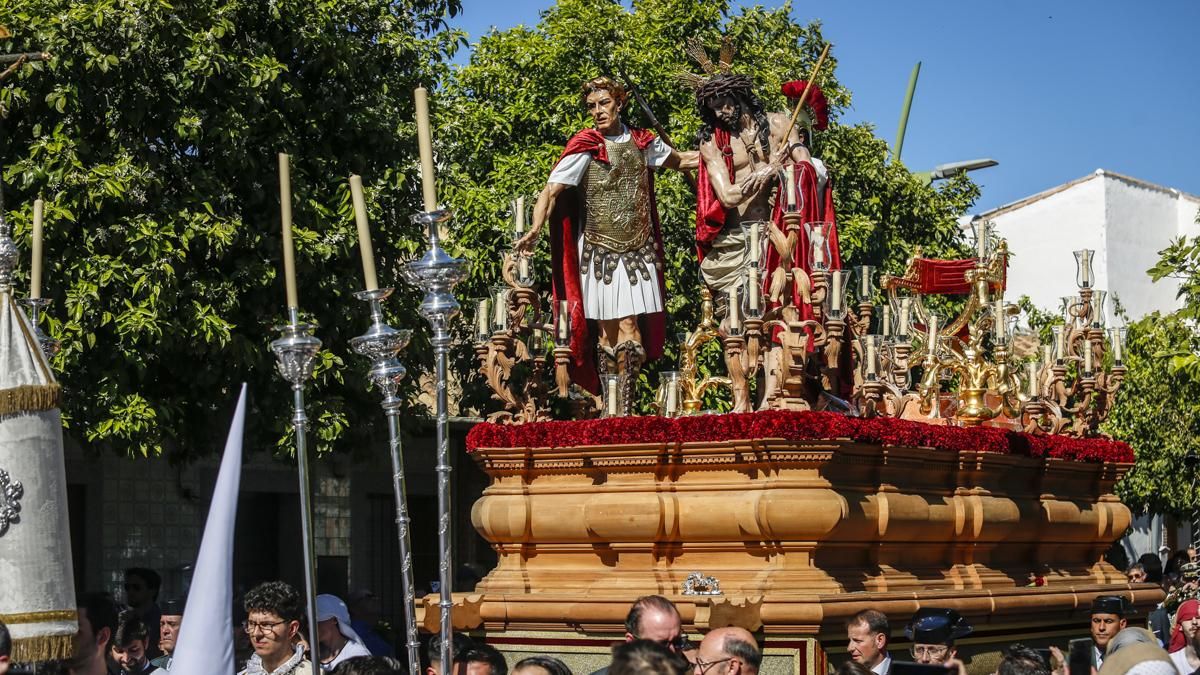Salida procesional de la Hermandad de la Presentación, en imágenes