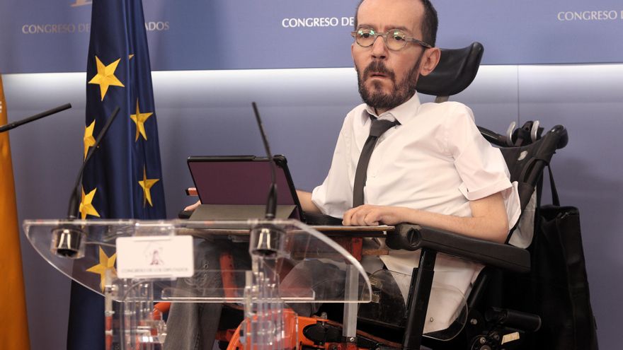 El portavoz de Unidas Podemos en el Congreso de los Diputados, Pablo Echenique, ofrece una rueda de prensa posterior a la celebración de la Junta de Portavoces, en Madrid (España), a 11 de noviembre de 2020.