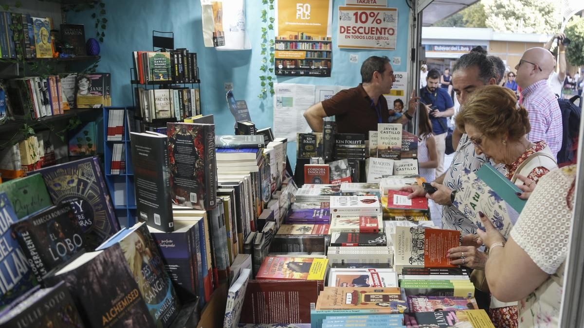 Regalo de pastel cordobés por comprar un libro en la Feria del Libro