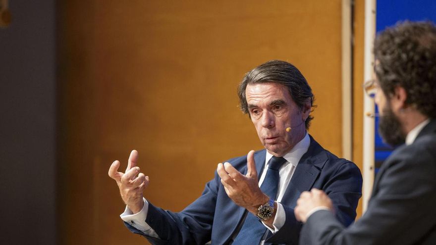 Aznar avisa que España está en manos de "los bajos fondos" pero no ve una moción censura