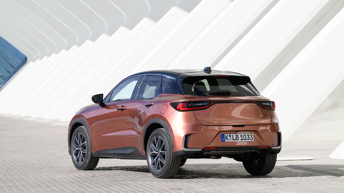 El LBX comparte muchos elementos estructurales con el Toyota Yaris Cross.