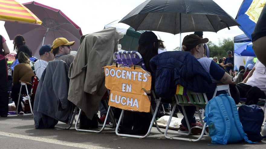 Misiones: los estatales persisten en su reclamo salarial y más sectores se suman a la protesta