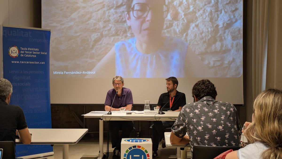 Presentació en roda de premsa de l'informe 'Desconnectades. L'índex català de bretxa digital' de la Taula del Tercer Sector Social i la UOC