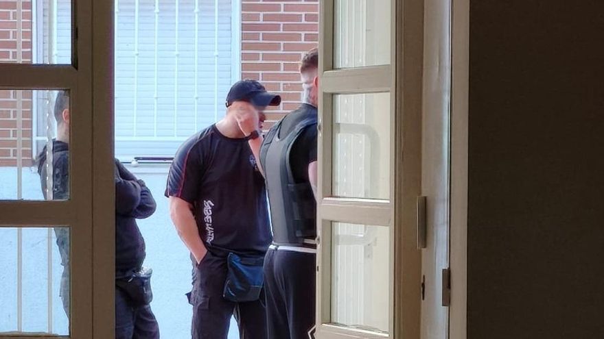 Encerradas en el cuarto de contadores para evitar un nuevo intento de desahucio en Azuqueca de Henares