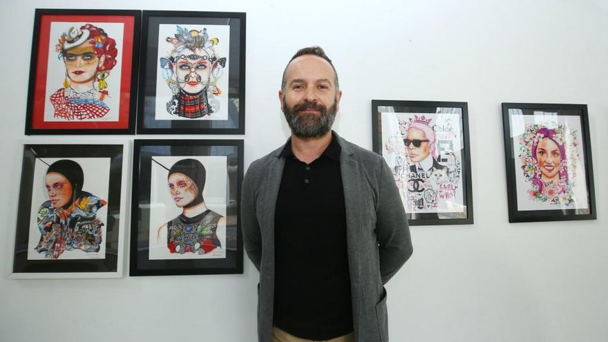 César Sánchez / ICAL El reconocido ilustrador berciano, Bruno Santín, durante la inauguración de su exposición en Ponferrada